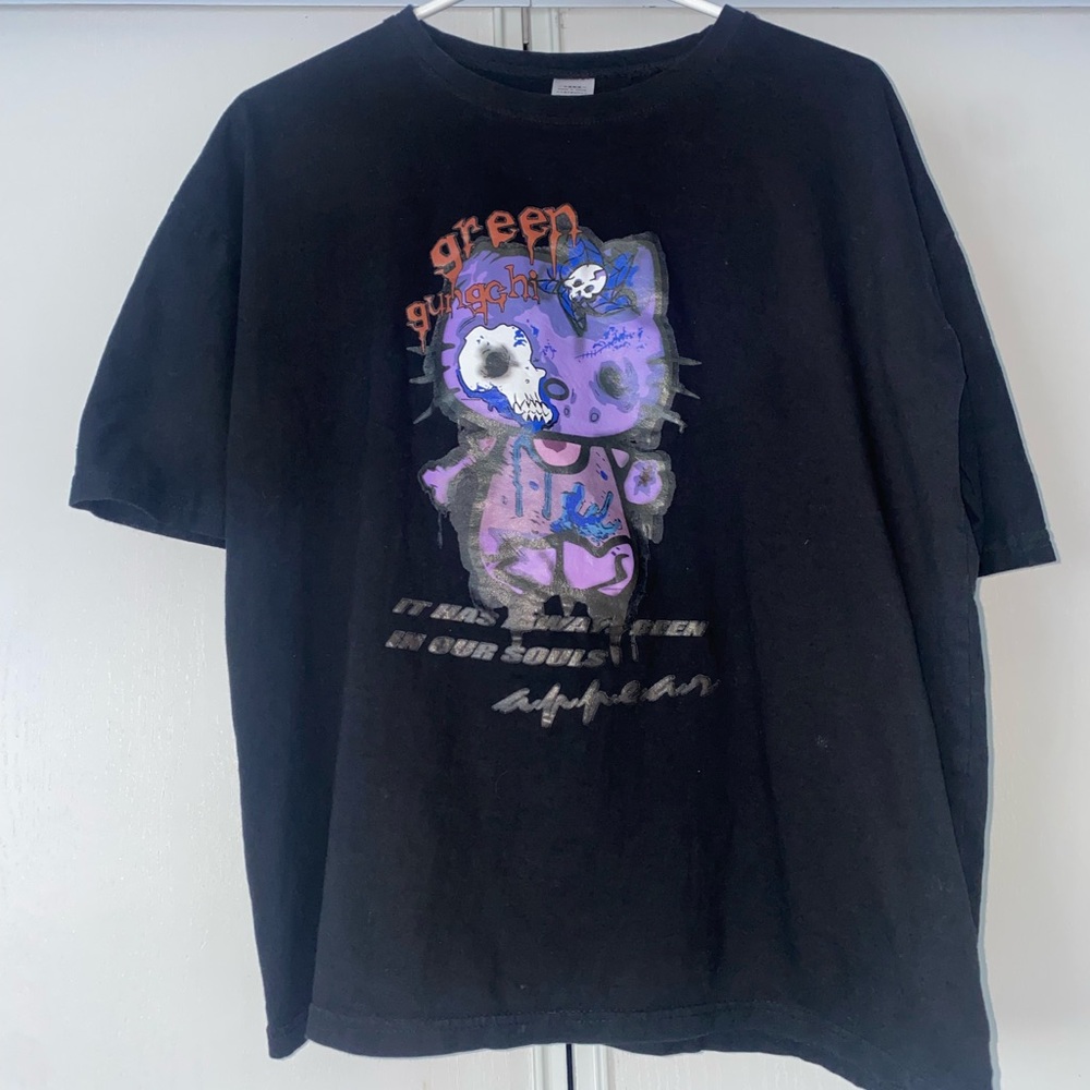 Hello Kitty shirt green gungchi black size 4🖤